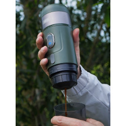 Kabellose Espressomaschine HIBREW: Kaffee für unterwegs im Auto und Camp